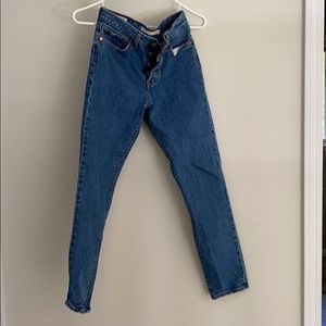 Levi’s wedgie Jean